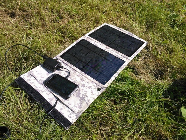 портативное зарядное устройство на солнечной батарее